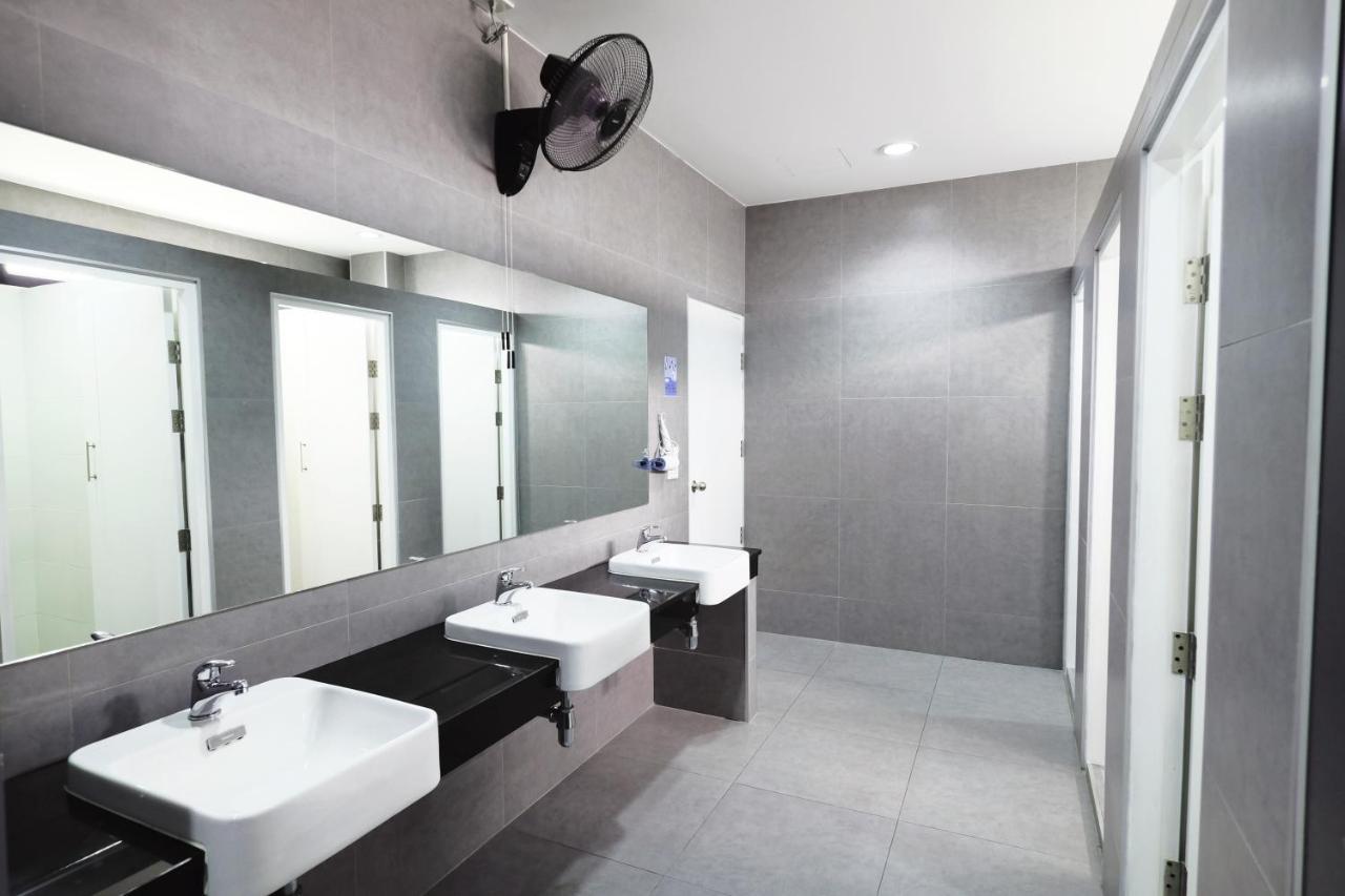 Wayha Hostel Don Mueang Airport Bangkok Bagian luar foto