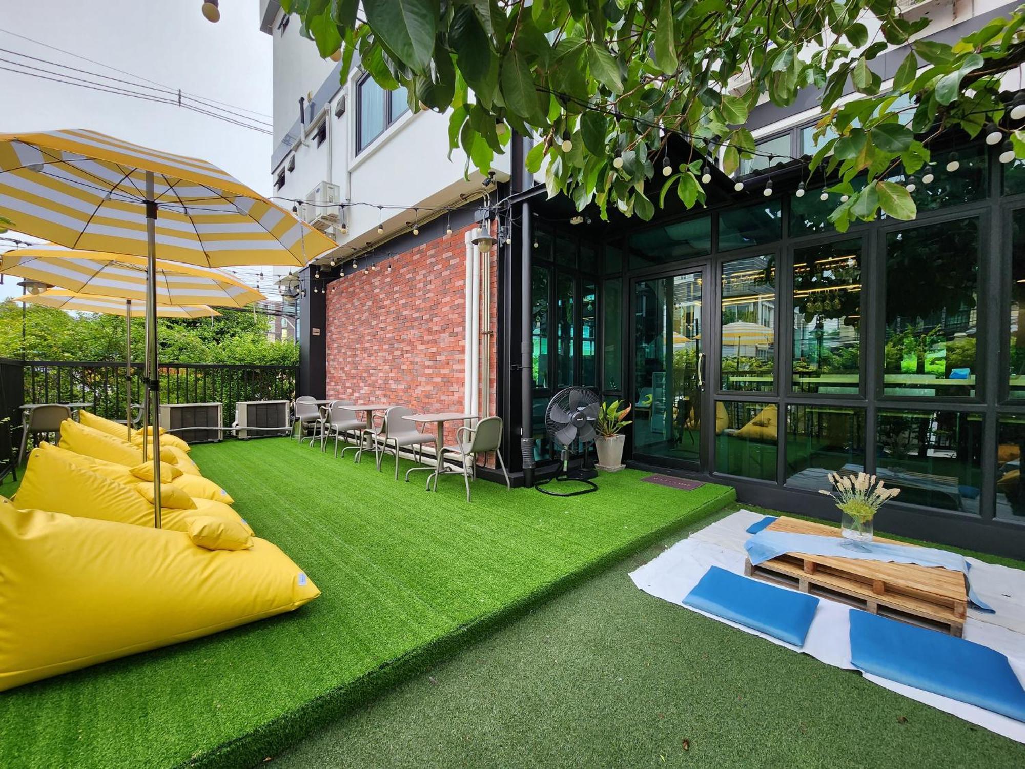 Wayha Hostel Don Mueang Airport Bangkok Bagian luar foto
