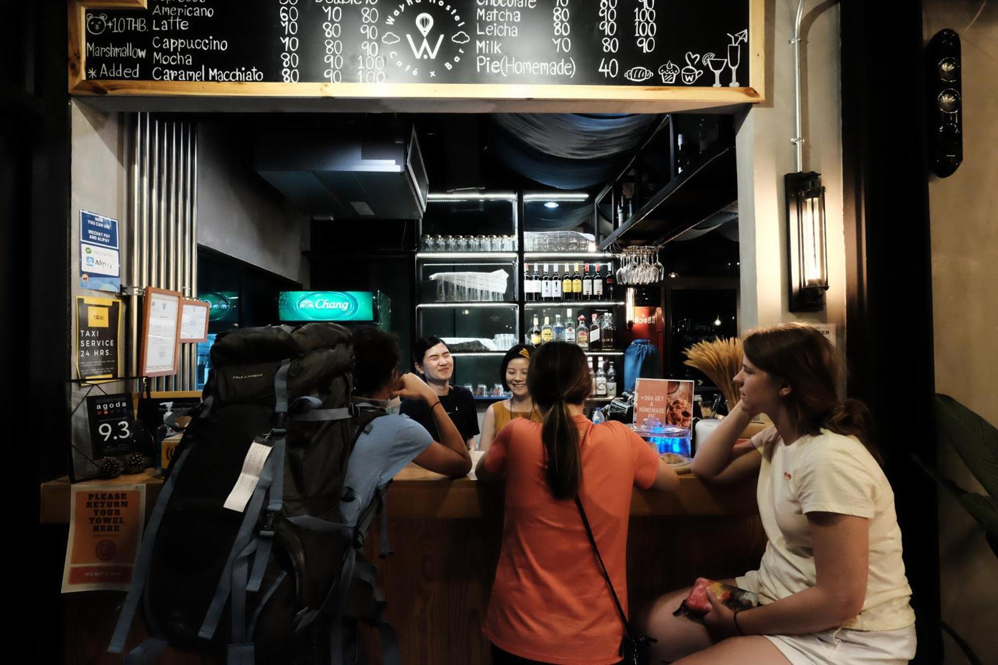 Wayha Hostel Don Mueang Airport Bangkok Bagian luar foto